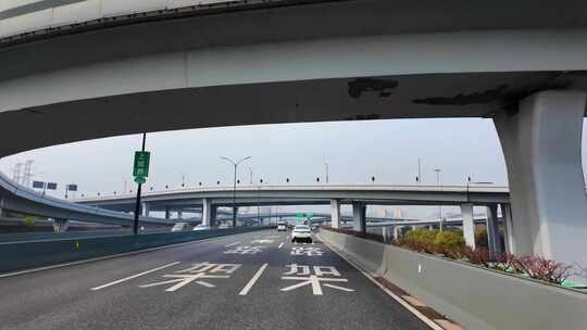 城市马路沿途风景开车第一视角道路公路素材