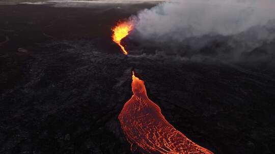 近距离观察雷克雅内斯半岛戏剧性火山喷发的