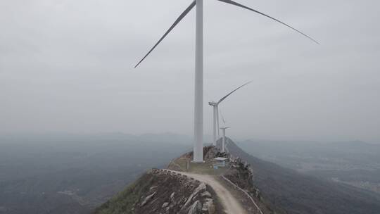 航拍湖南衡东鸡公岩自然风光风力发电机