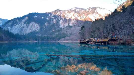 九寨沟秋季冬季雪山湖泊树木森林旅游宣传片