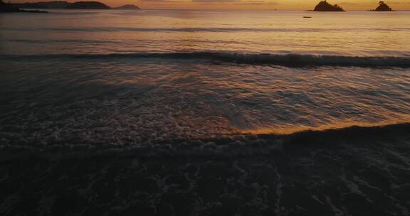 日落黄昏极美的海滩