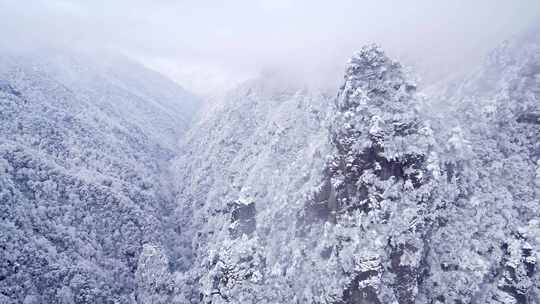 梵净山雪后云海仙境