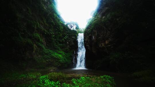 飞流瀑布全景   固定