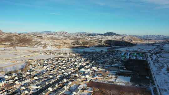 航拍雪景农村