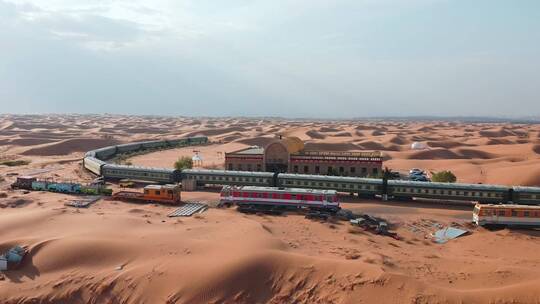 航拍 沙漠 中卫 沙漠 火车 旅游