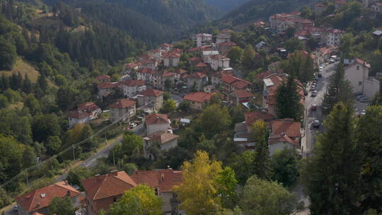 保加利亚莫斯利安村航拍空景4K30p3