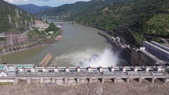 航拍水电站水库泄洪水力发电大坝开闸放水