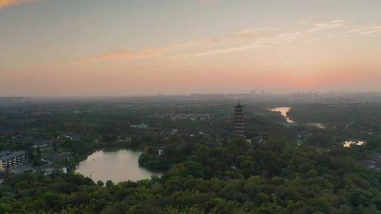 江苏省扬州市瘦西湖大明寺晨曦航拍