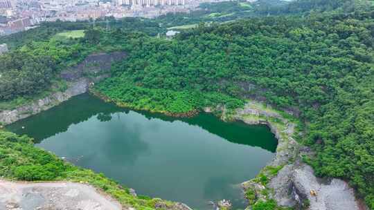 4K航拍深圳龙岗凤凰山国家矿山公园24