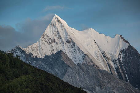 20221012稻城亚丁 雪山 夏诺多吉 中景  延时6k日照金山 