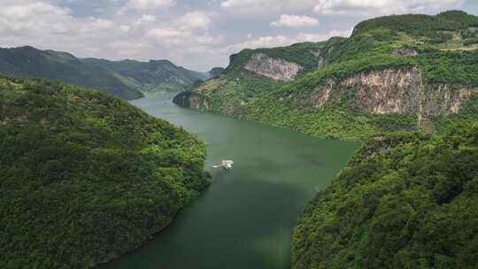 贵州毕节乌江渡水库峡谷自然风光航拍