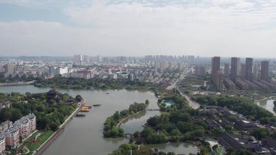 航拍泰州凤城河畔古建筑街景视频素材模板下载