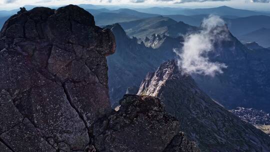 航拍高山景观