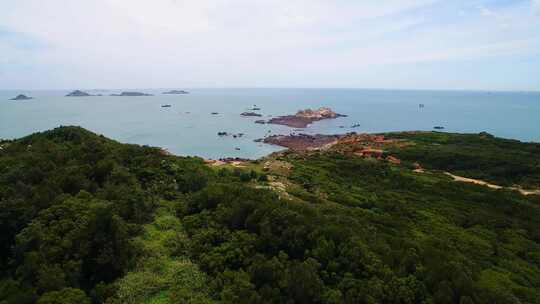 航拍平潭大嵩岛原生态海岛海浪碧海蓝天沙滩