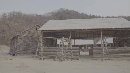 修建在深山中的木屋LOG