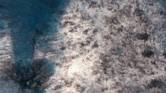 4K湖北神农架无人机航拍雪景山区俯视道路