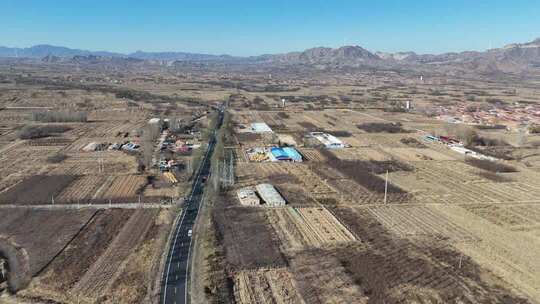 乡村田野公路航拍全景