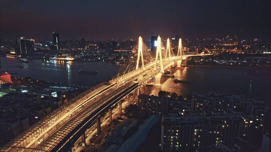 航拍广州新洛溪大桥夜景（高视角）