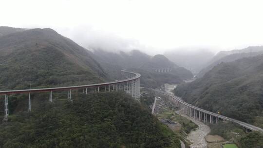4K航拍四川雅西高速上下两层双螺旋大桥