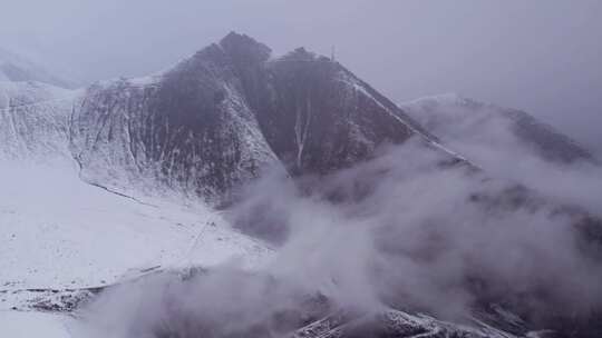 青海祁连山达坂山雪山航拍