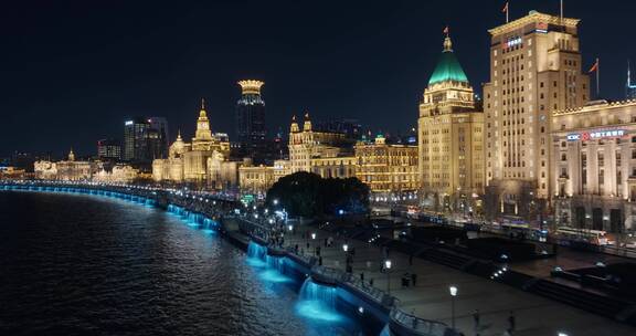 航拍上海外滩万国建筑群夜景