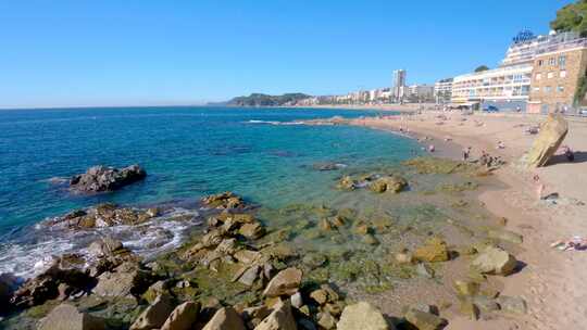 Lloret de Mar，海滩。西班牙地中海。布拉瓦海岸