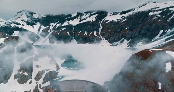 山顶上空的风景