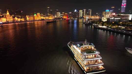 上海黄浦江游船夜景