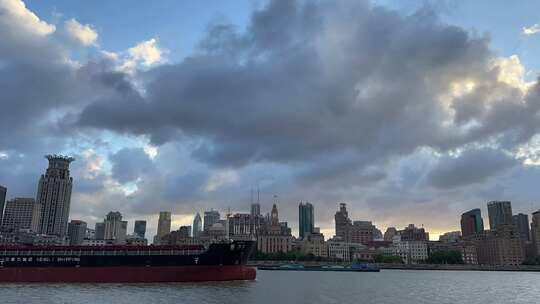 上海黄浦江畔城市风光
