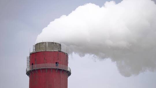 工厂烟囱大气排放