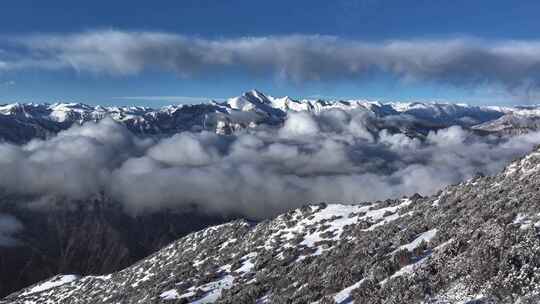 航拍雪山