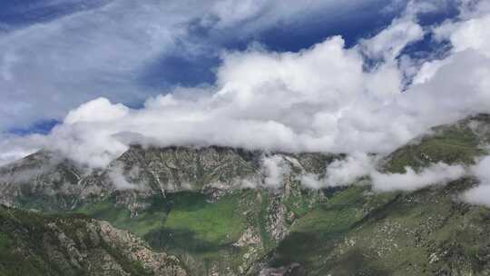 西藏山南大山云海