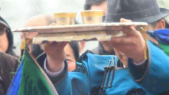 倒酒 成吉思汗 祭拜 蒙古倒酒 雪天 蒙古