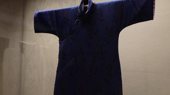【镜头合集】衣架上展示的旗袍服装