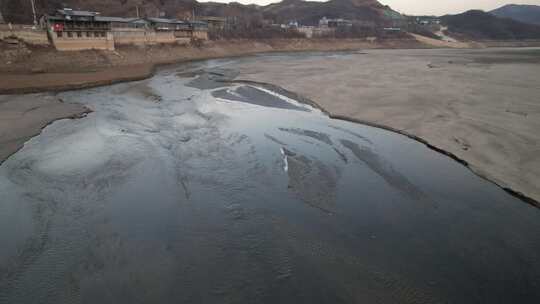 河流 小河