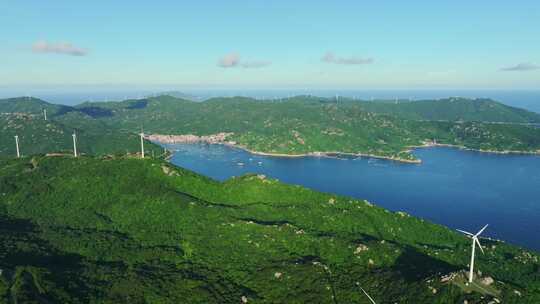 4K 海岛风车山风力发电、绿色清洁能源航拍