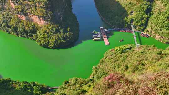 航拍三峡红叶