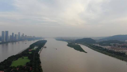 城市航拍湖南长沙湘江涨洪水