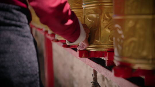 西藏拉萨布达拉宫藏族朝拜人文实拍