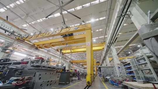 高端的汽车注塑模具车间塑料零部件冲压机床