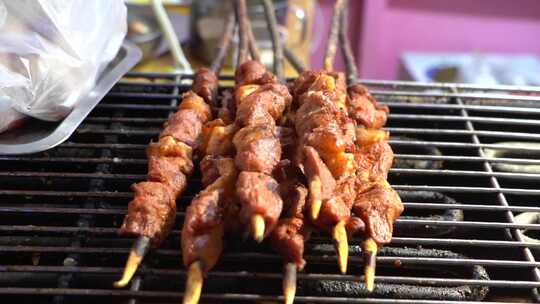 烧烤 烤羊肉串 羊肉 美食 夜宵 夜生活