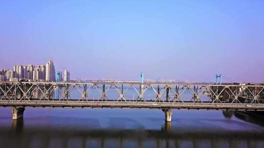 湖北襄阳大桥画面由近到远航拍