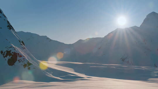 雪山日出