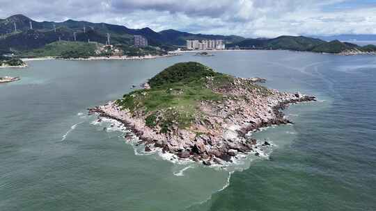 海上岛屿海岛大海蓝色海洋风景航拍