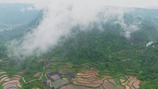 航拍山巅世外桃源土家族古寨梯田