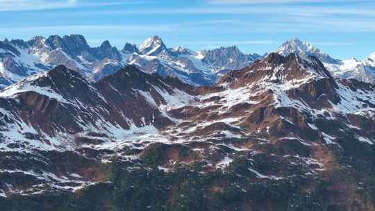 航拍雪山