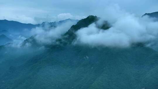 陕西秦岭雨后云海