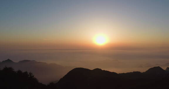 中国山东泰安泰山山顶风景风景区云海