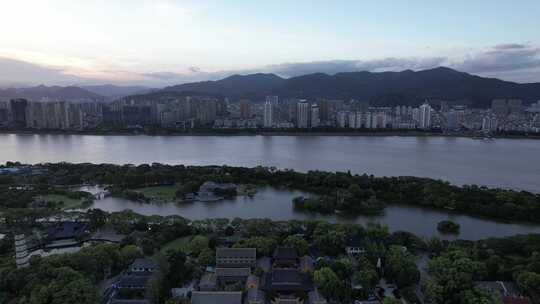 浙江温州瓯江城市高楼建筑蓝天白云航拍