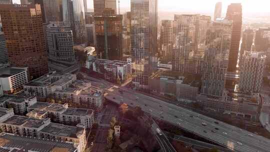 城市航拍加州洛杉矶日出摩天大楼汽车交通
